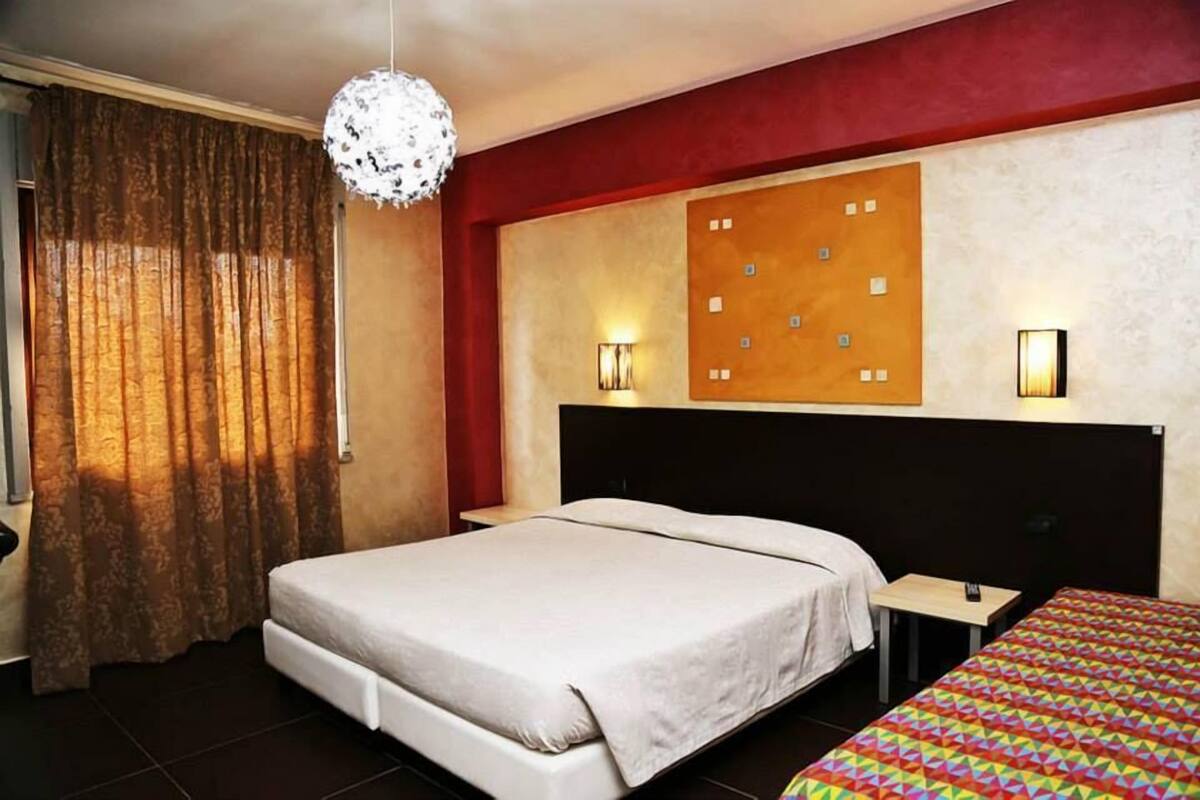 Escrivaninha, Wi-Fi de cortesia, roupa de cama