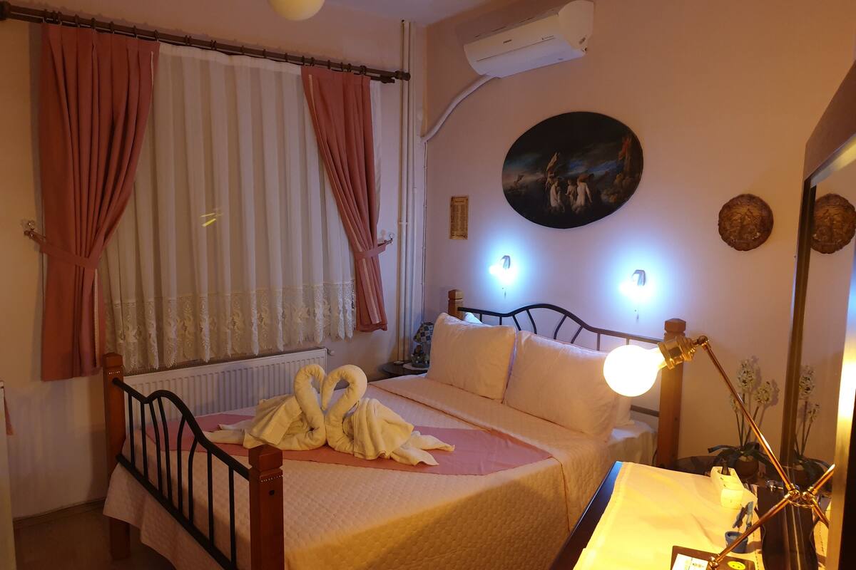 egyptian cotton sheets, premium bedding, down duvets, minibar