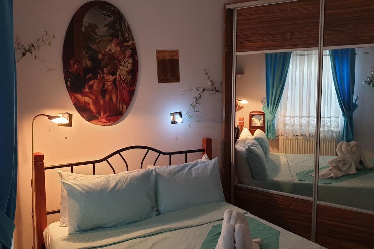 economy room | egyptian cotton sheets, premium bedding, down duvets, minibar