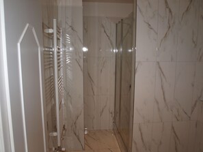 City Apartment | Bathroom shower - Castle apartment (Prague)