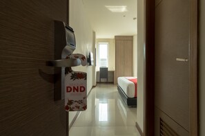 Standard-Doppelzimmer, 1 Doppelbett, Nichtraucher | 1 Schlafzimmer, Schreibtisch, kostenloses WLAN, Bettwäsche
