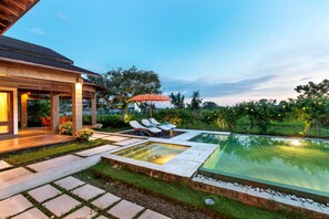 Outdoor pool - Villa Griya Aditi by Villa Finder (Sukawati)