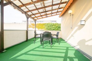 Căn hộ trung tâm thành phố, 6 phòng ngủ, không hút thuốc, quang cảnh thành phố | Hiên