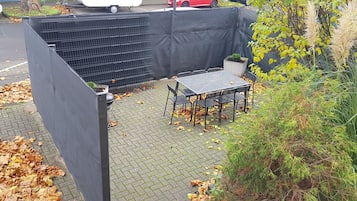 City Apartment, 4 Bedrooms, Non Smoking, City View | Free WiFi, bed sheets