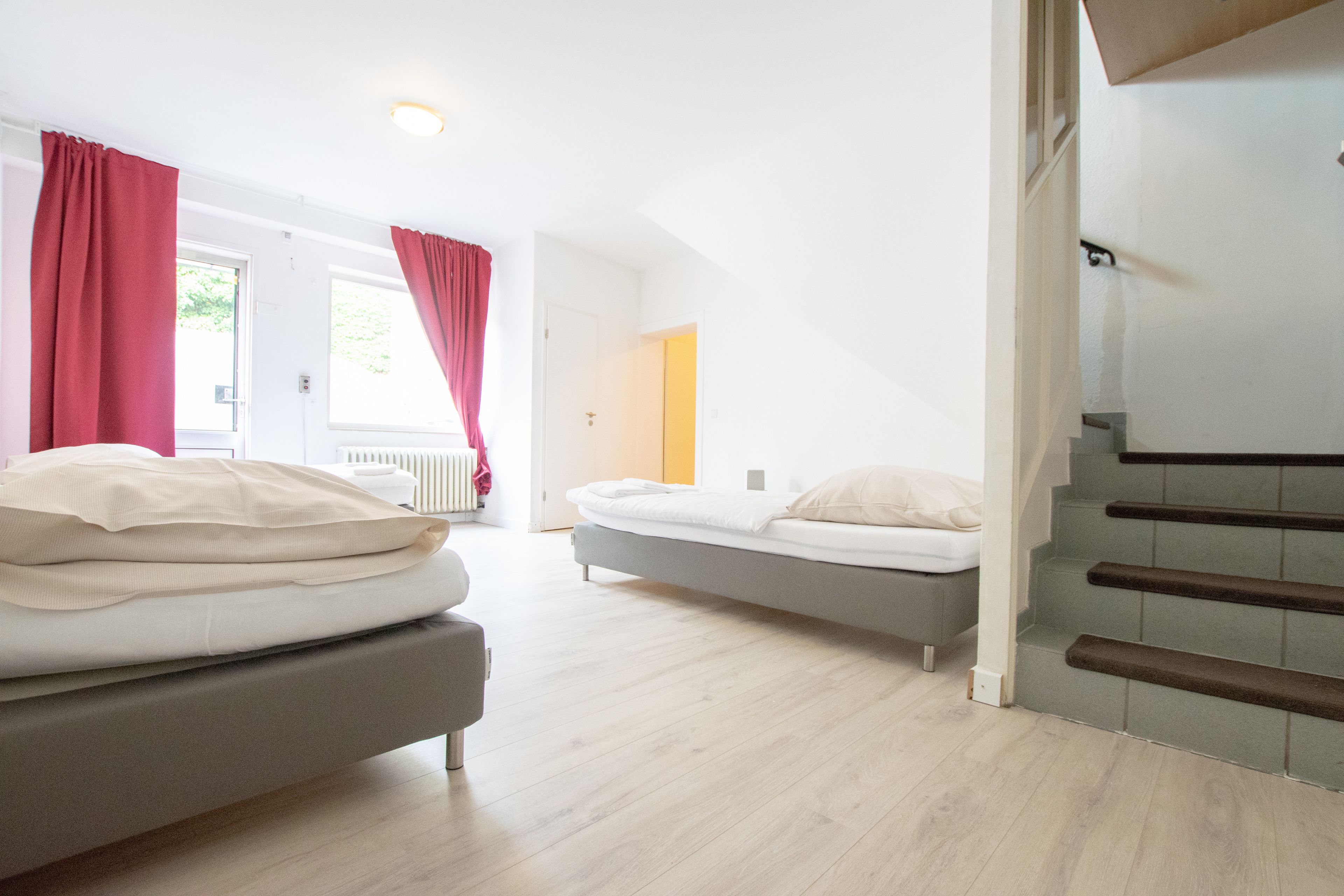 City Apartment, 6 Bedrooms, Non Smoking, City View | Free WiFi, bed sheets