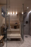 Lapland Suite (with sauna) | Bathroom | Free toiletries, hair dryer, bidet, towels