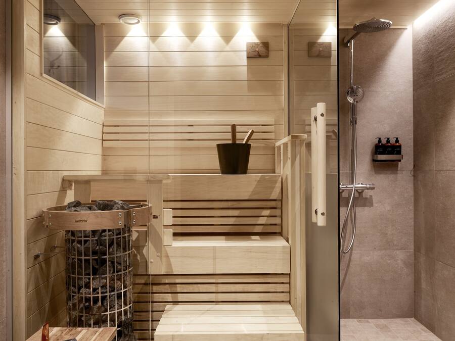 Lapland Suite (with sauna) | Bathroom | Free toiletries, hair dryer, bidet, towels