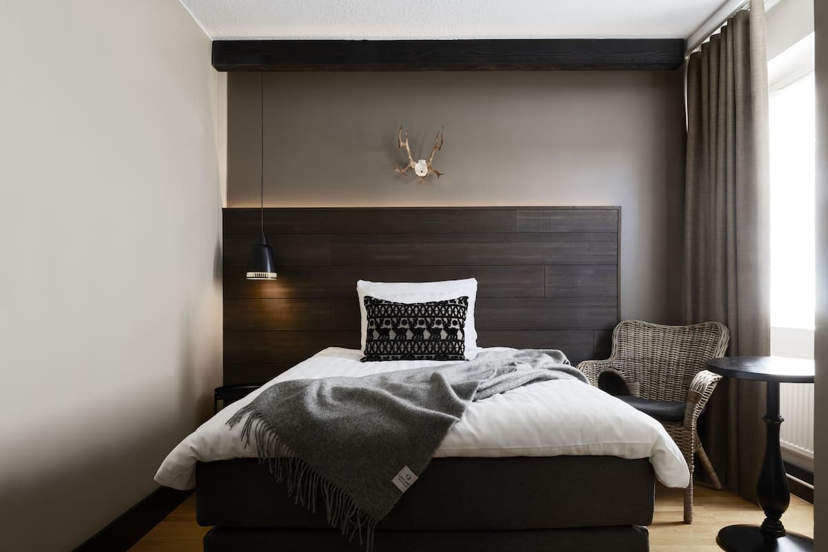 Comfort Single Room | 1 bedroom, laptop workspace, blackout drapes, WiFi (free)