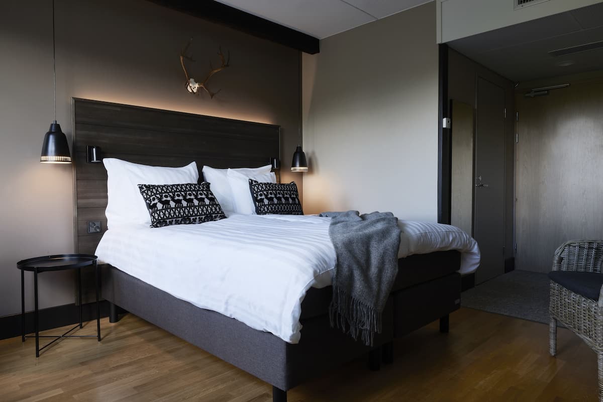 Comfort Double Room | 1 bedroom, laptop workspace, blackout drapes, WiFi (free)