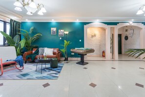 Signature-Apartment, 3 Schlafzimmer | 3 Schlafzimmer, hochwertige Bettwaren, Daunenbettdecken, Schreibtisch