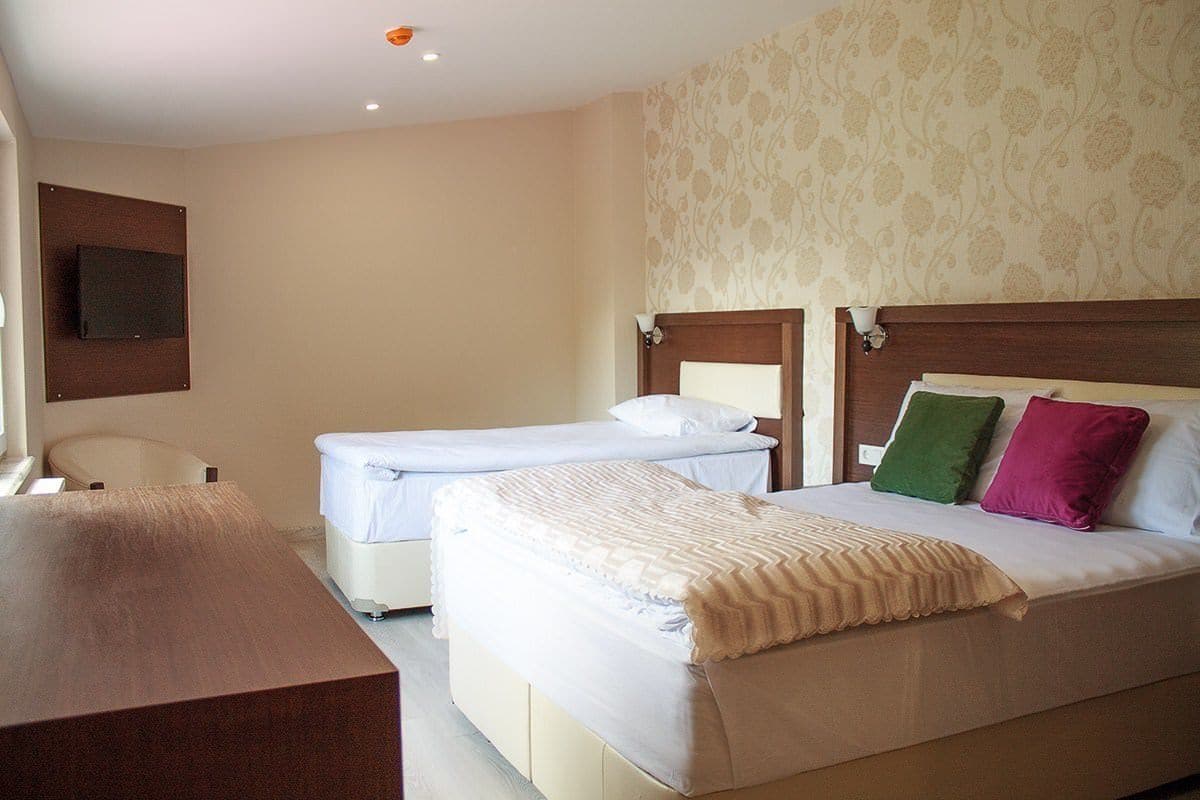 1 bedroom, in-room safe, blackout curtains, soundproofing