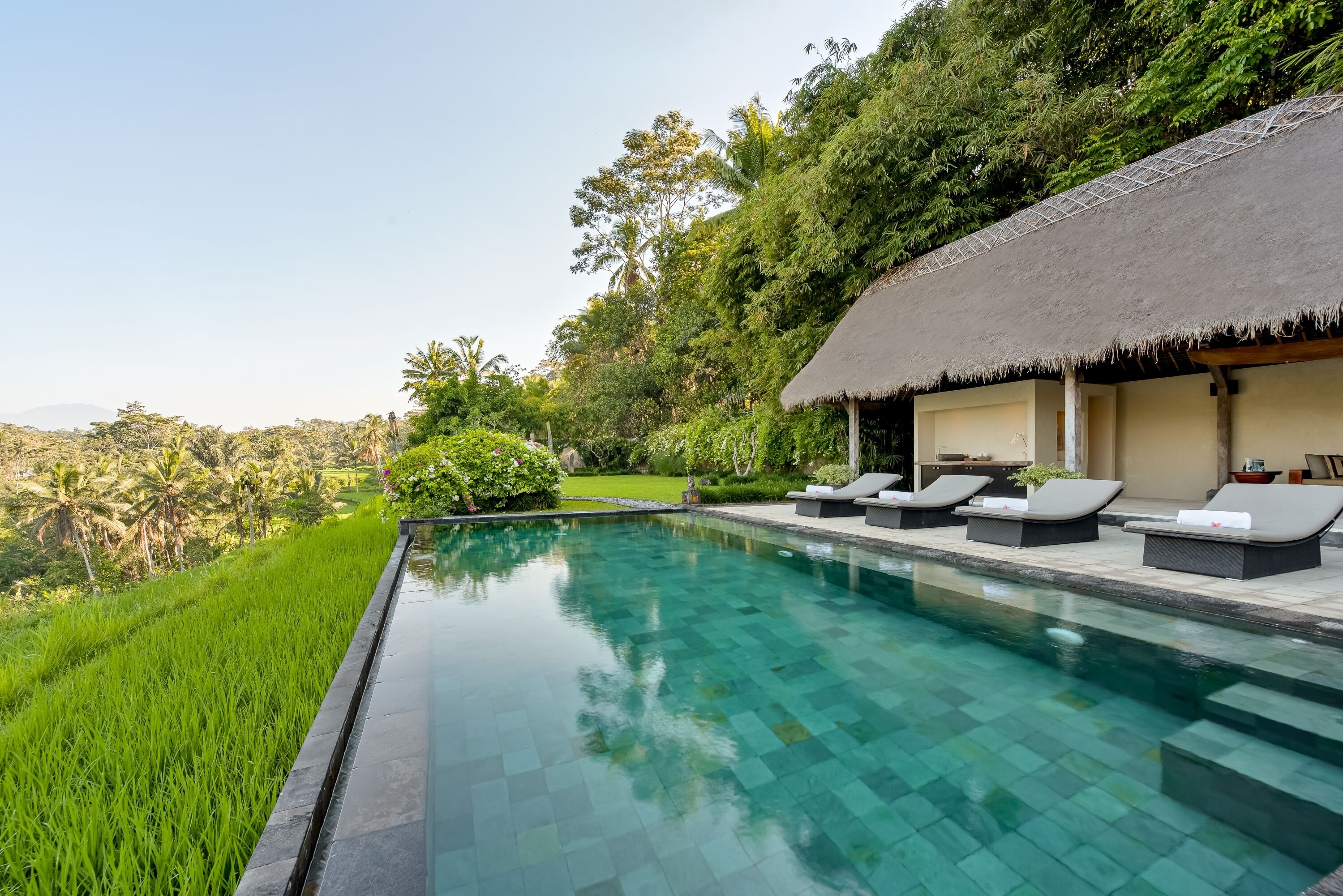 2 kolam renang outdoor