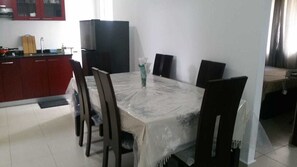 تناول الطعام
