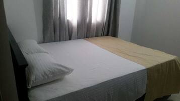 Iron/ironing board, free WiFi, bed sheets