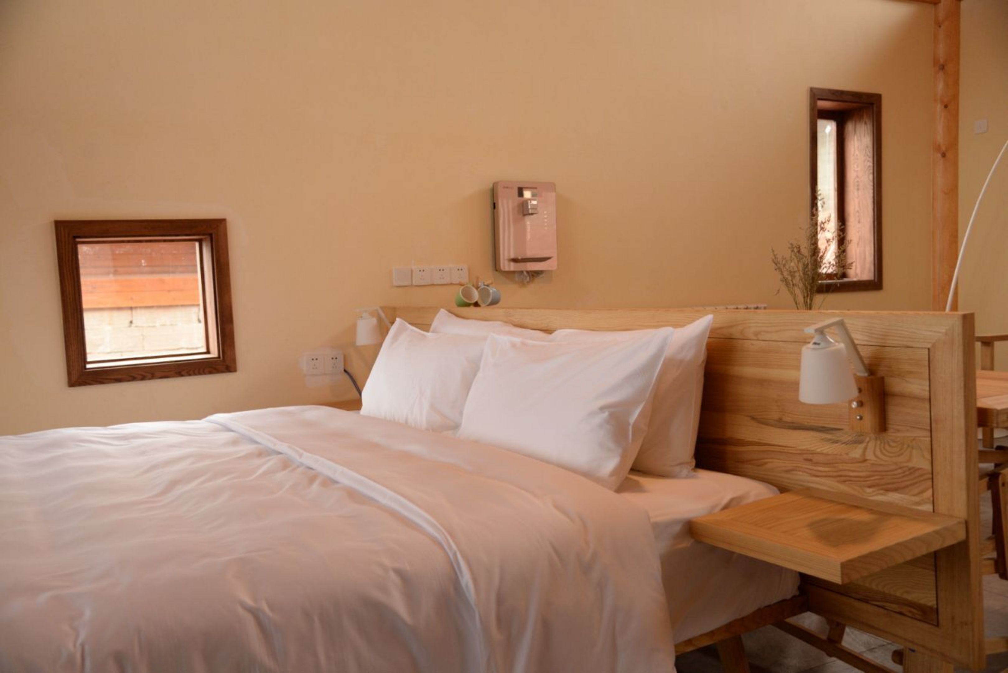 Cortinas blackout, tabla de planchar con plancha y wifi gratis 