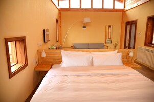Cortinas blackout, tabla de planchar con plancha y wifi gratis