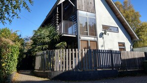 Exterior - South House Winchester (Winchester)