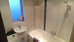Comfort House, 3 Bedrooms, Non Smoking | Bathroom
