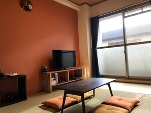 Căn hộ, không hút thuốc (Japanese Western Style, 203) | Bàn, truy cập Internet không dây miễn phí 