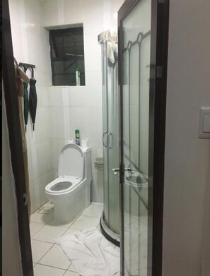 Bathroom - Mararo Court (Nairobi)