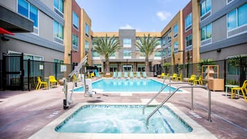 Outdoor pool, pool loungers