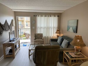 Condo, 2 Bedrooms | Living area