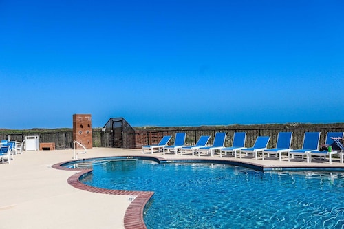 Seville 603 Minium 3 Bedroom Condo by RedAwning