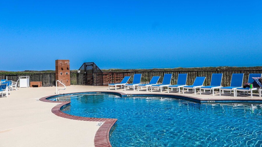 Seville 603 Minium 3 Bedroom Condo by RedAwning