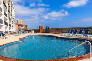 Appart'hôtel, 3 chambres | Piscine