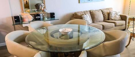 Condo, 3 Bedrooms | Interior