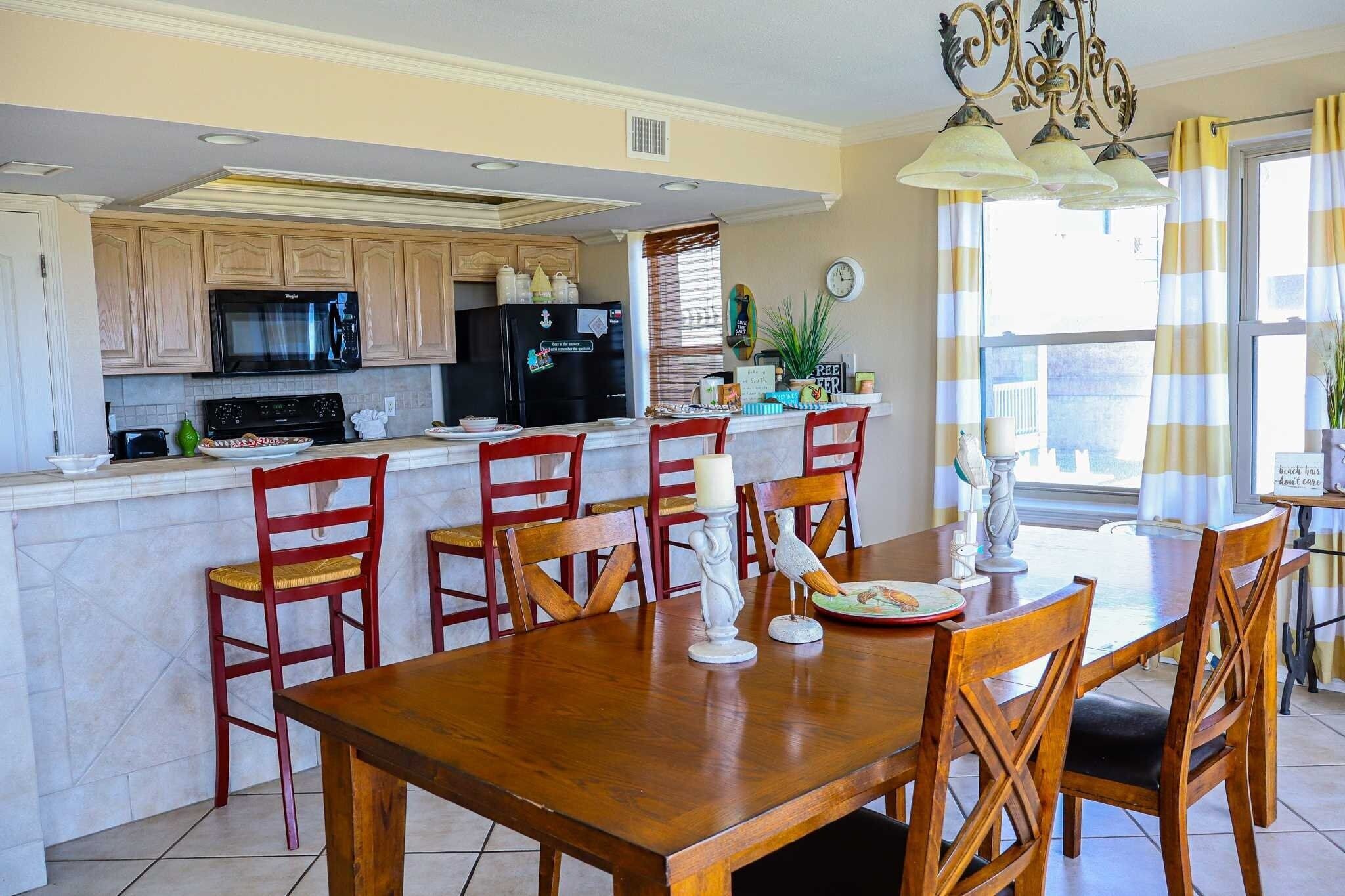 Condo, 3 Bedrooms | Dining