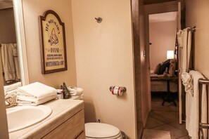 Condo, 3 habitaciones | Baño | Toallas 