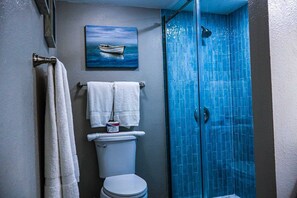 Condo, 1 Bedroom | Bathroom | Towels