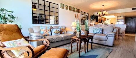 Condo, 2 Bedrooms | Living area