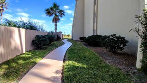 Condo, 3 Bedrooms | Property grounds