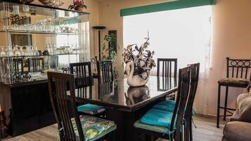 Townhouse, 2 kamar tidur | Tempat makan