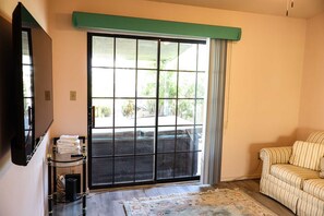 Townhome, 2 Bedrooms | Living area