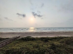 Beach - Florence I 305 Minium 1 Bedroom Condo by RedAwning (South Padre Island)