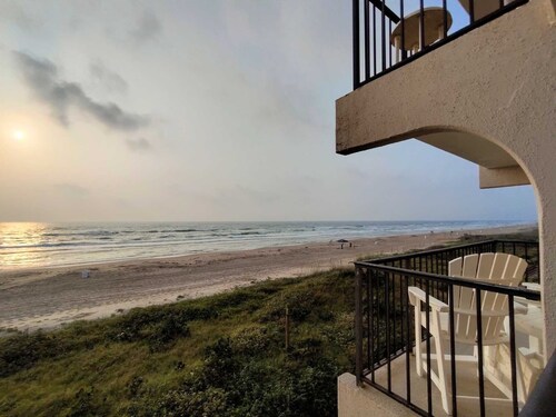 Florence I 305 Minium 1 Bedroom Condo by RedAwning