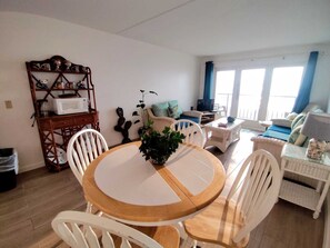 Condo, 1 Bedroom | Dining
