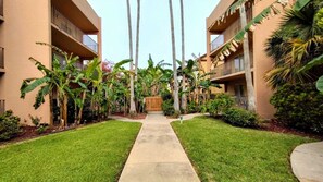 Condo, 2 Bedrooms | Property grounds