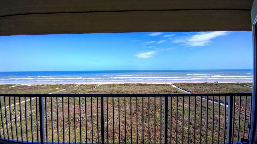 Edgewater 506 Minium 2 Bedroom Condo by RedAwning