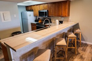 Condo, 2 Bedrooms | Private kitchen