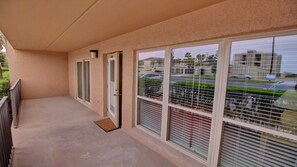 Condo, 2 Bedrooms | Property grounds