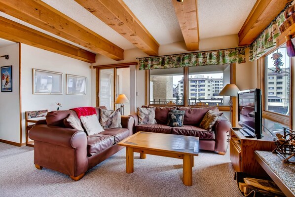 콘도, 침실 2개 | 거실 공간