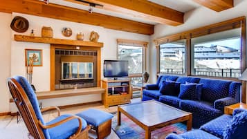 Condo, 2 Bedrooms | Living area | Fireplace