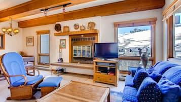 Condo, 2 Bedrooms | Living area | Fireplace