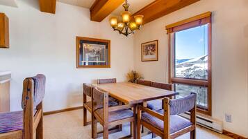 Condo, 2 Bedrooms | Dining