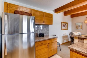 公寓客房, 2 間臥室 | 私人廚房 | 烤箱、咖啡機/沖茶器