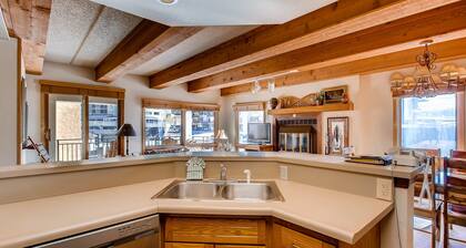 Updated 2 Br With View Of Lifts 2 Bedroom Condo - No Cleaning Fee! by RedAwning